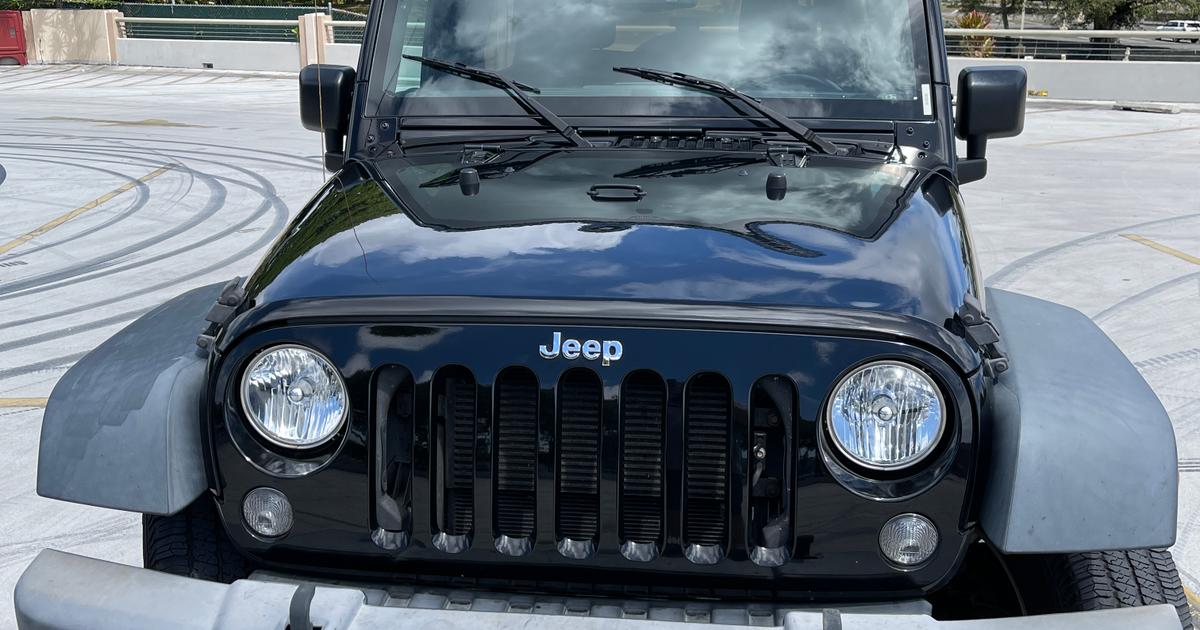 Jeep Wrangler Unlimited 2016 rental in Kaneohe, HI by Eric M. Turo