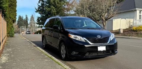 Toyota Sienna 2013