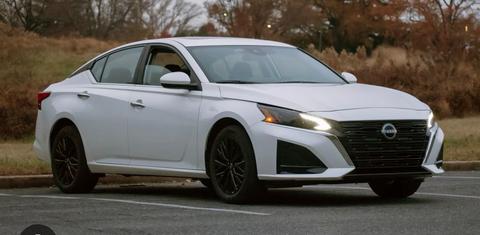 Nissan Altima 2025