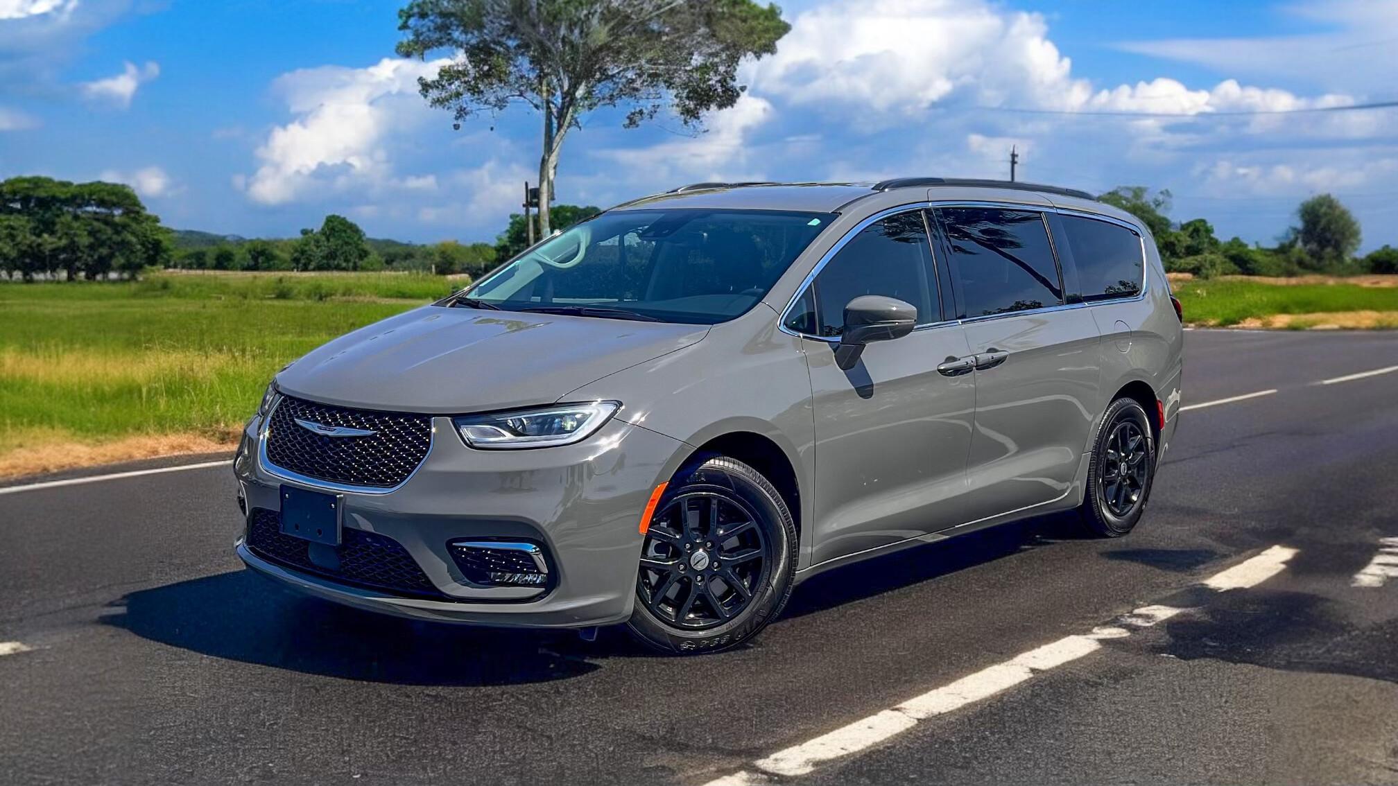 Chrysler Pacifica 2022 in 
