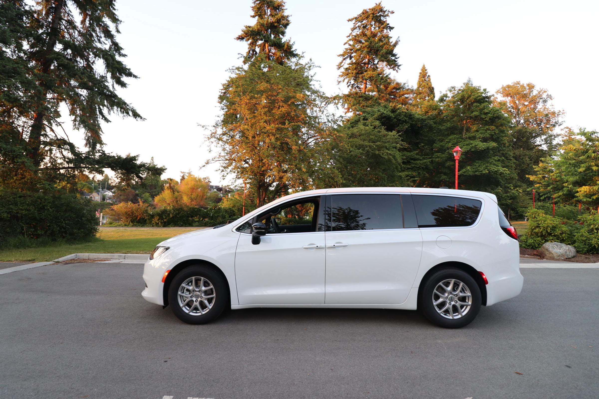 Chrysler Grand Caravan 2025 in Victoria, BC