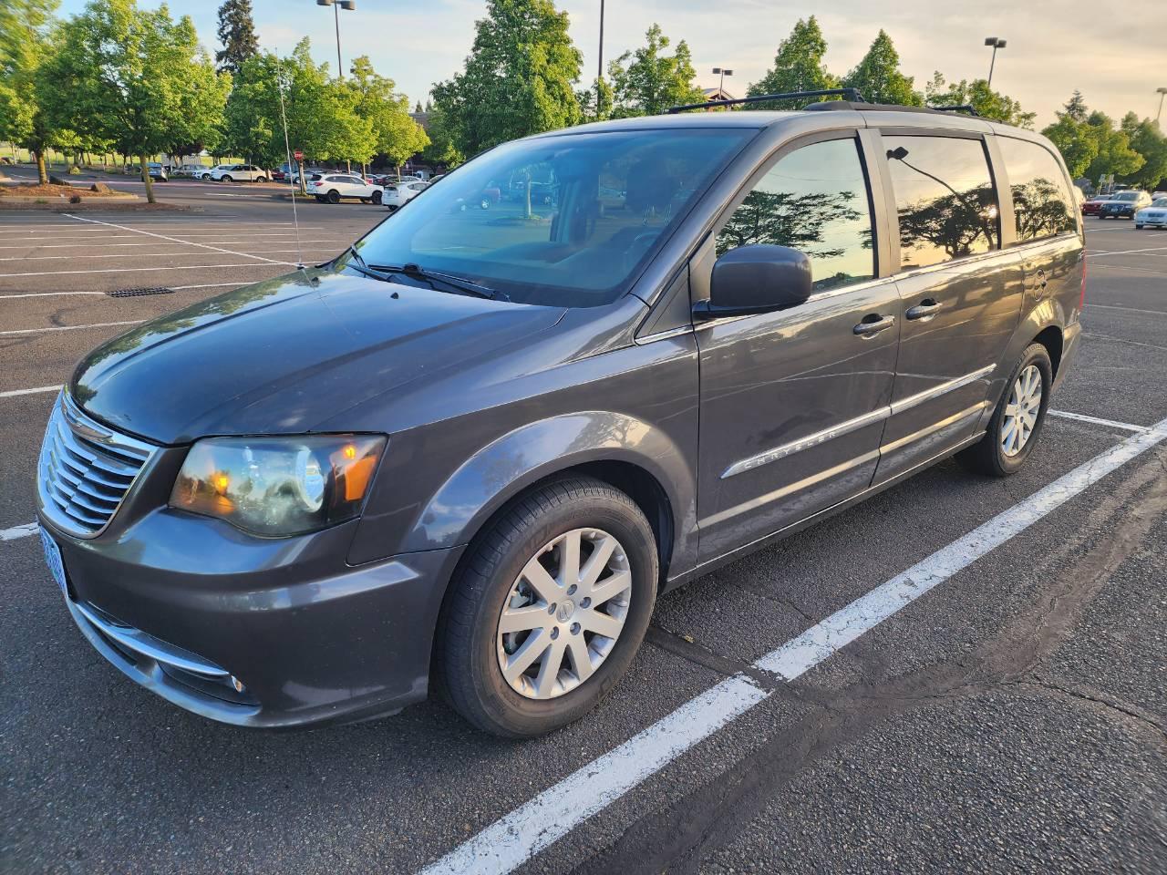 Chrysler Town & Country 2016 in Tualatin, OR