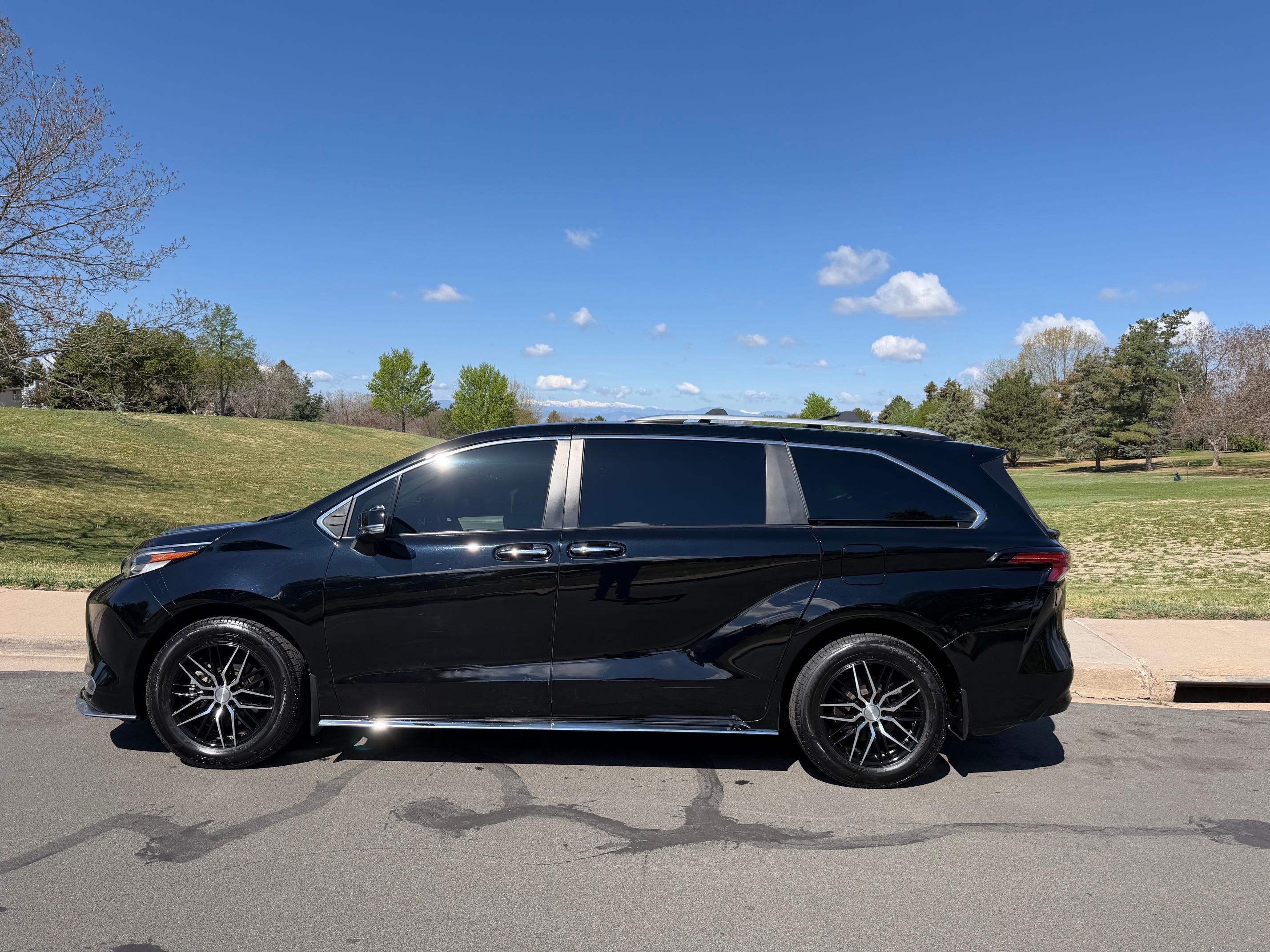Toyota Sienna 2022 in Aurora, CO