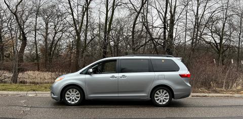 Toyota Sienna 2015