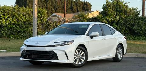 Toyota Camry Hybrid 2025