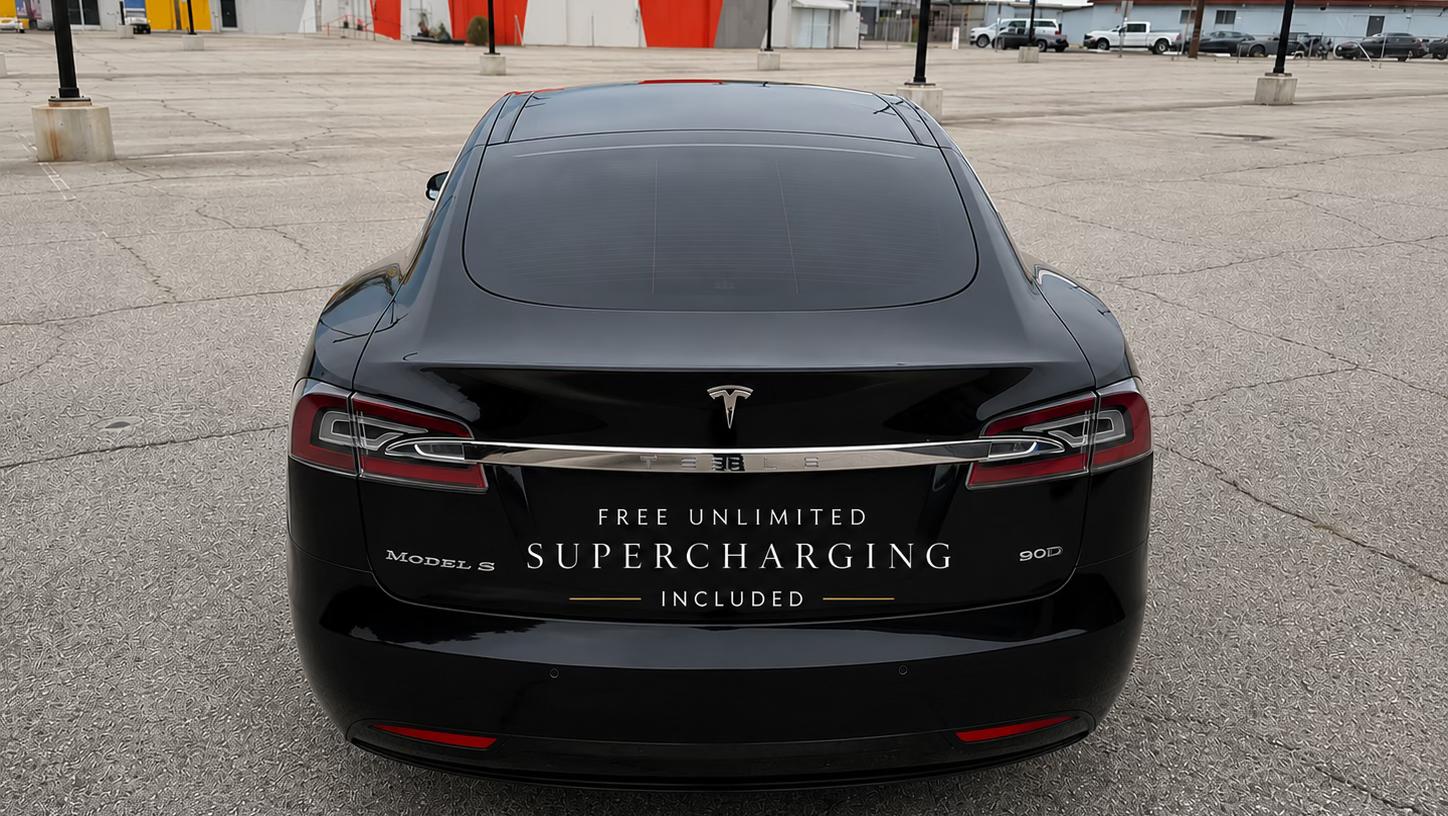Tesla Model S 2016 in Shirley, NY