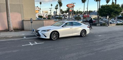 Lexus ES 2025