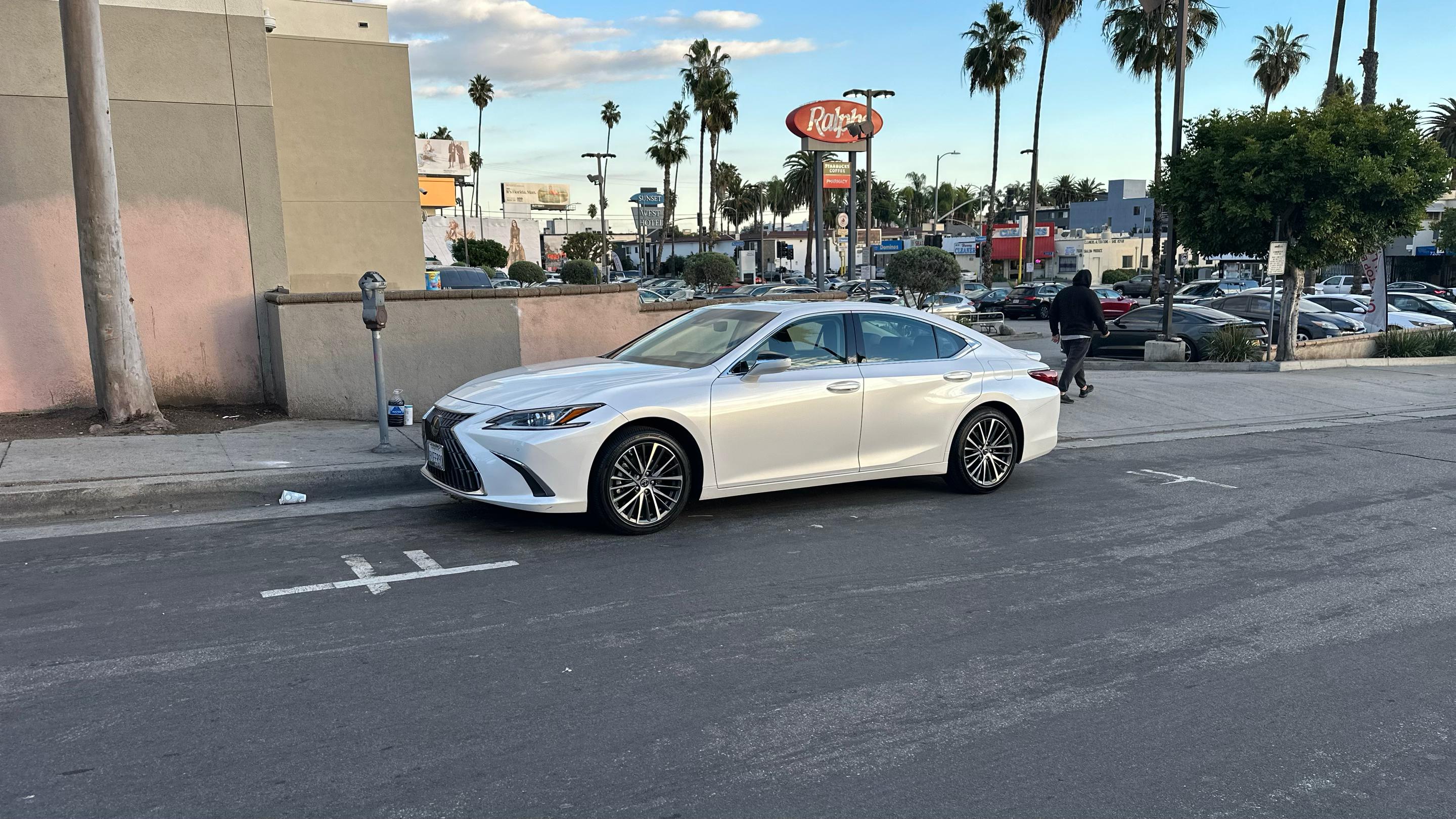 Lexus ES 2025 in Glendale, CA