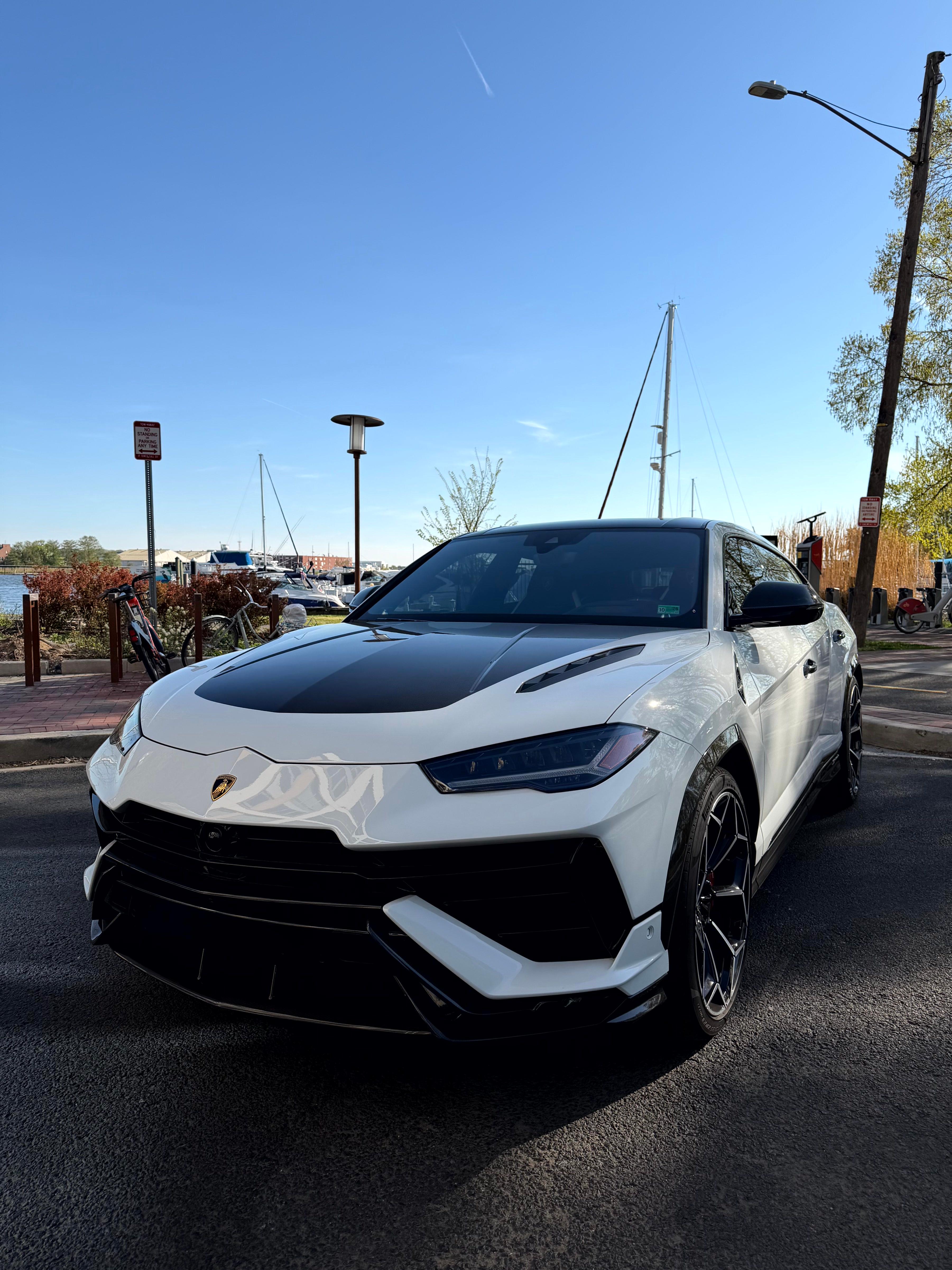Lamborghini Urus 2023 in Washington, DC