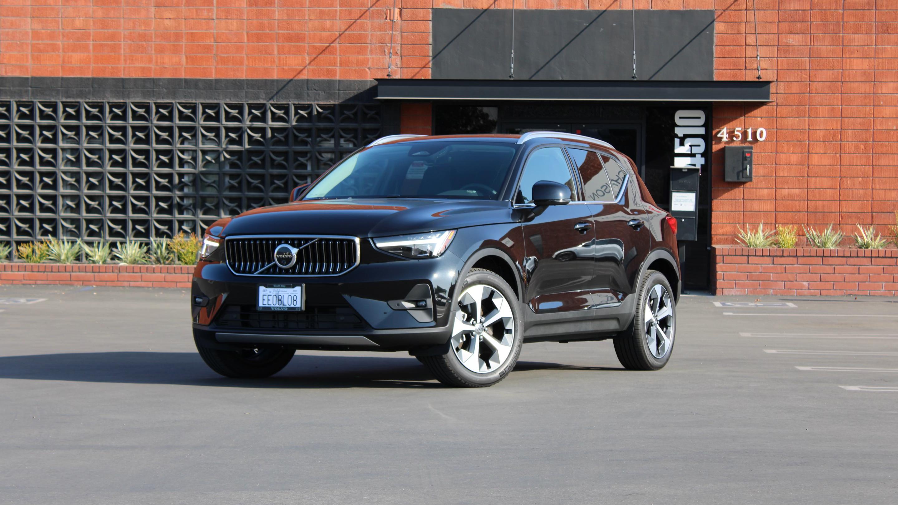 Volvo XC40 2025 in Los Angeles, CA