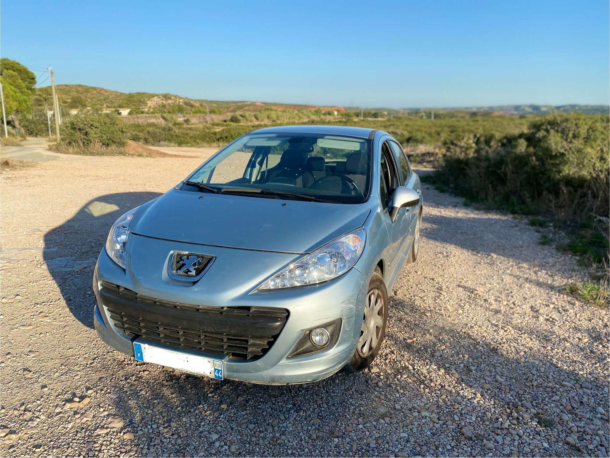 Peugeot 207 2011 à Vitrolles