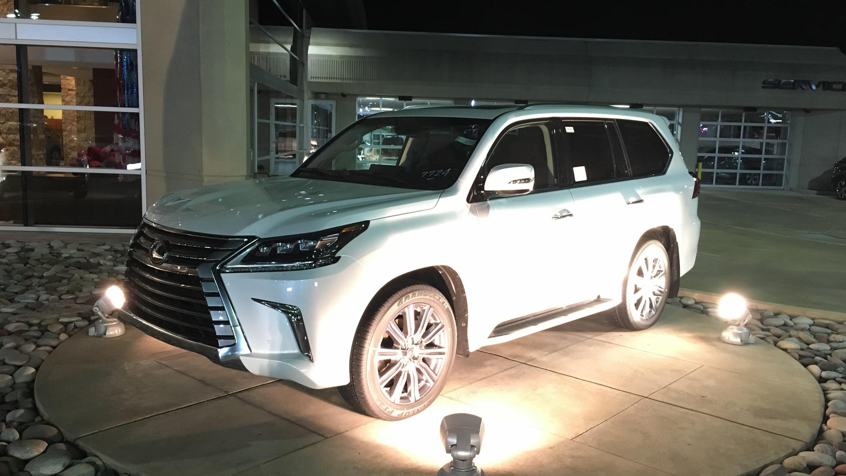 Lexus LX 2017 in St. Louis, MO