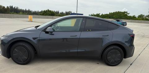 Tesla Model Y 2026