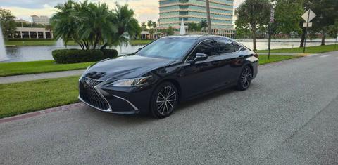 Lexus ES 2025
