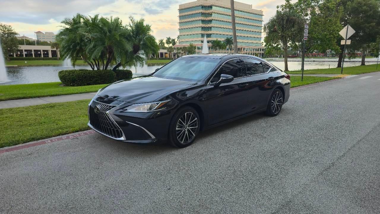 Lexus ES 2025 in 