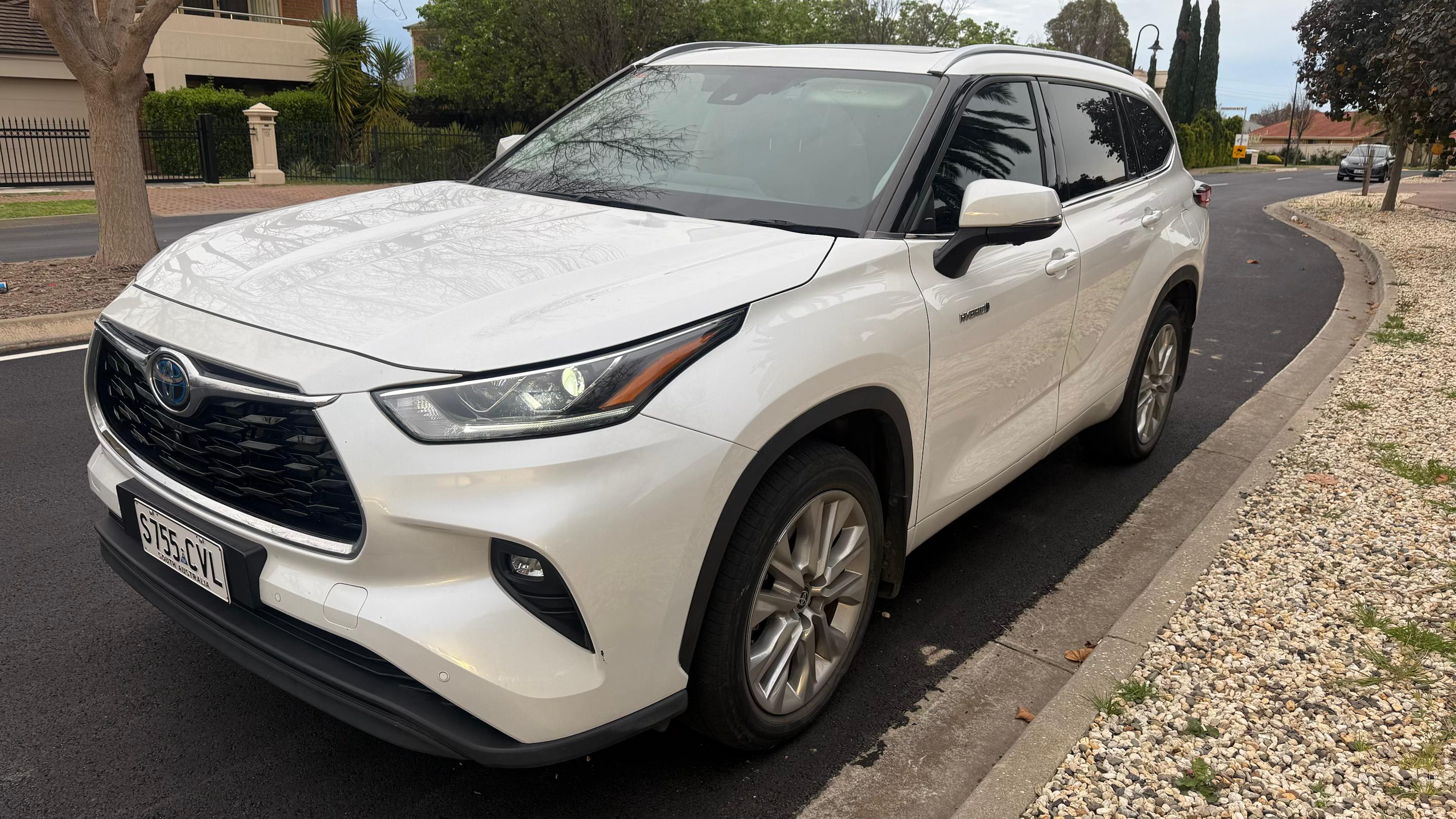 Toyota KLUGER 2023 in Wingfield