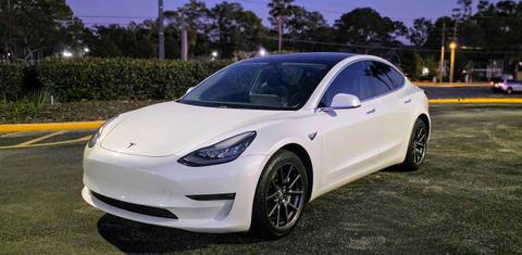Tesla Model 3 2020
