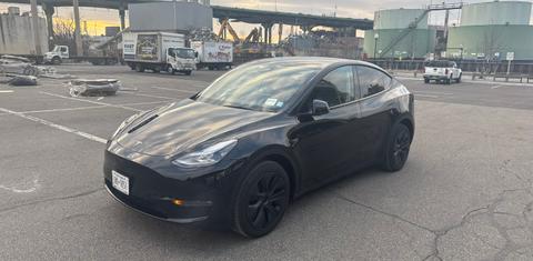 Tesla Model Y 2025