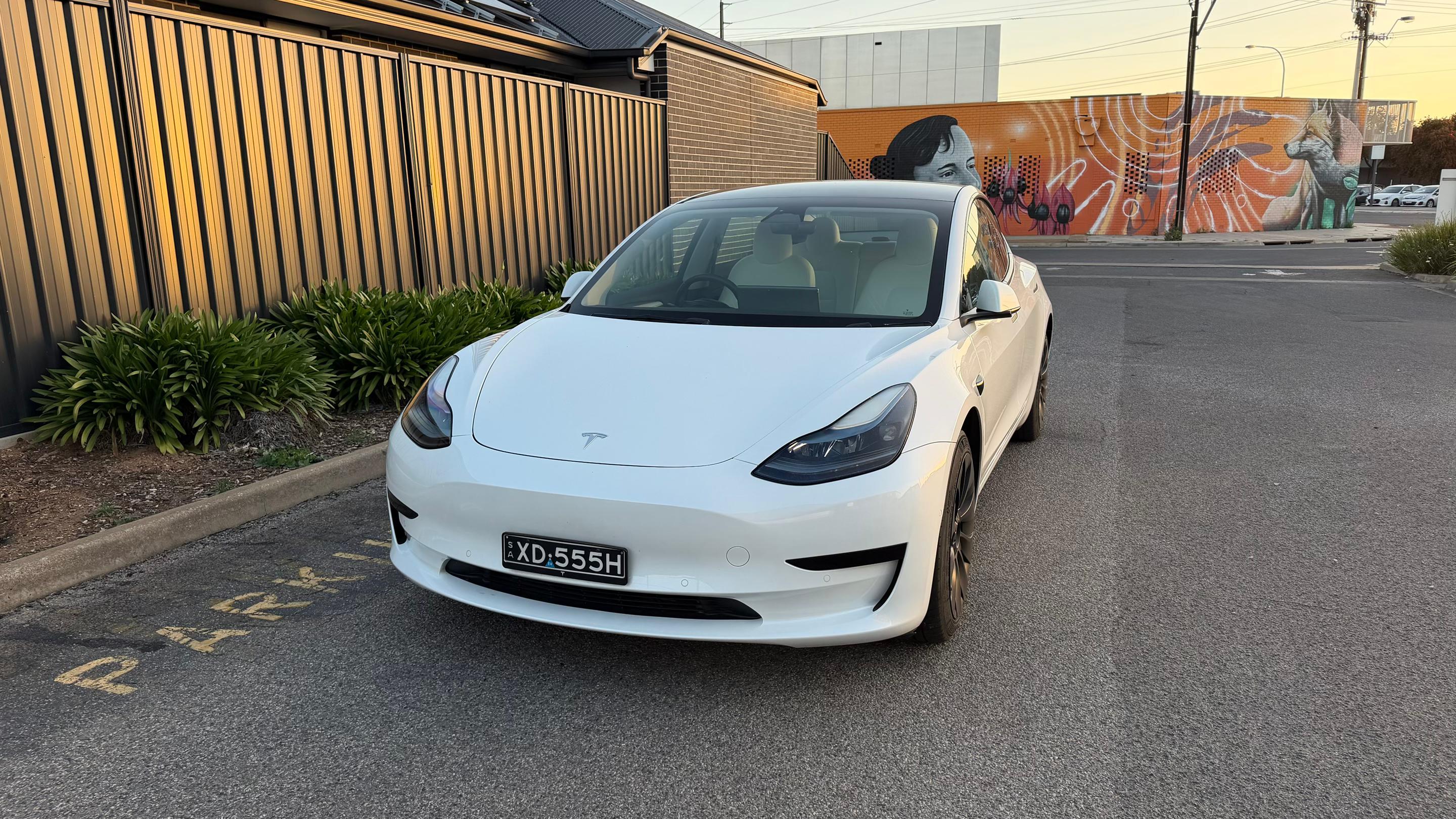 Tesla MODEL 3 2023 in Findon