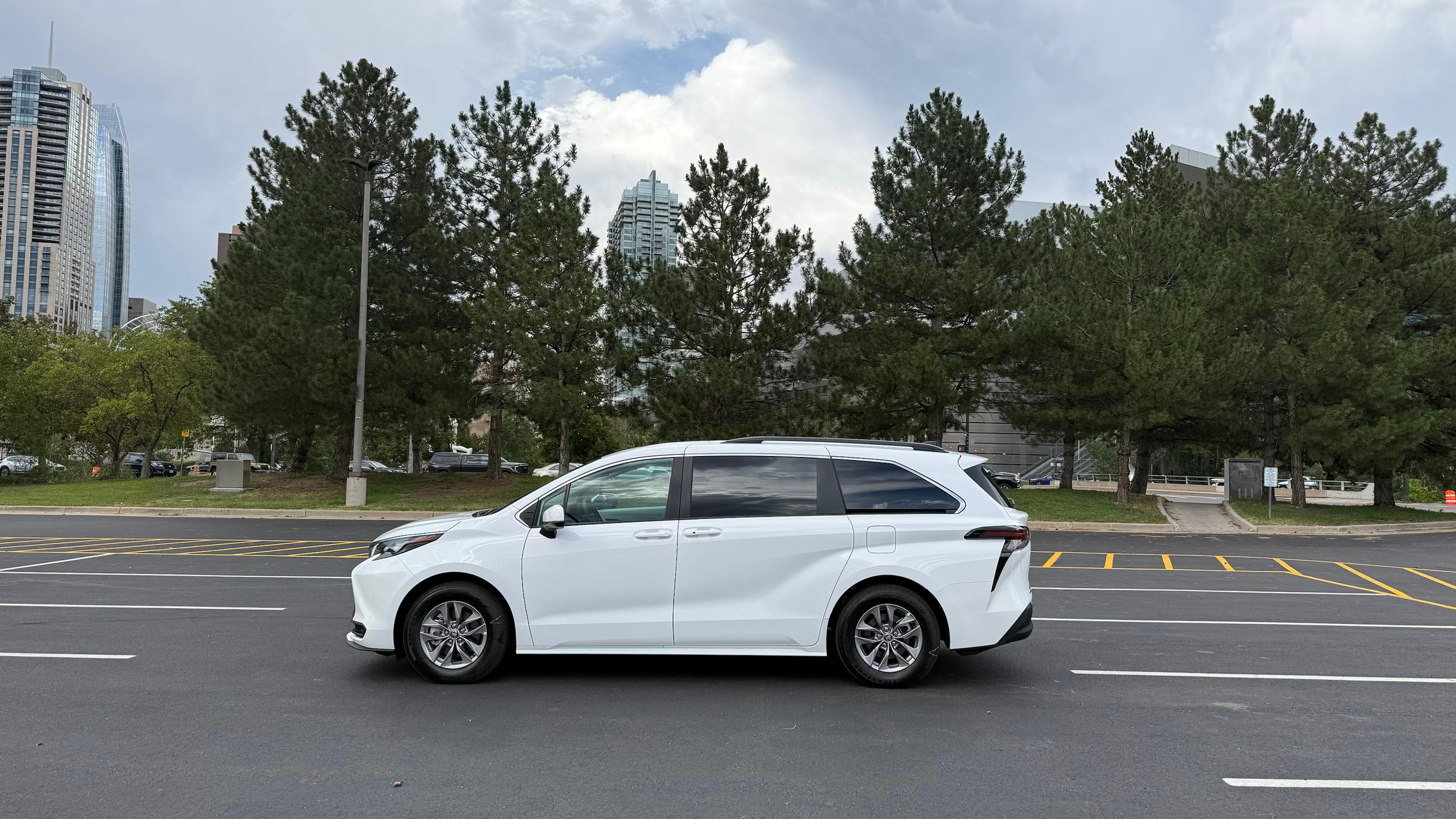 Toyota Sienna 2026 in Aurora, CO