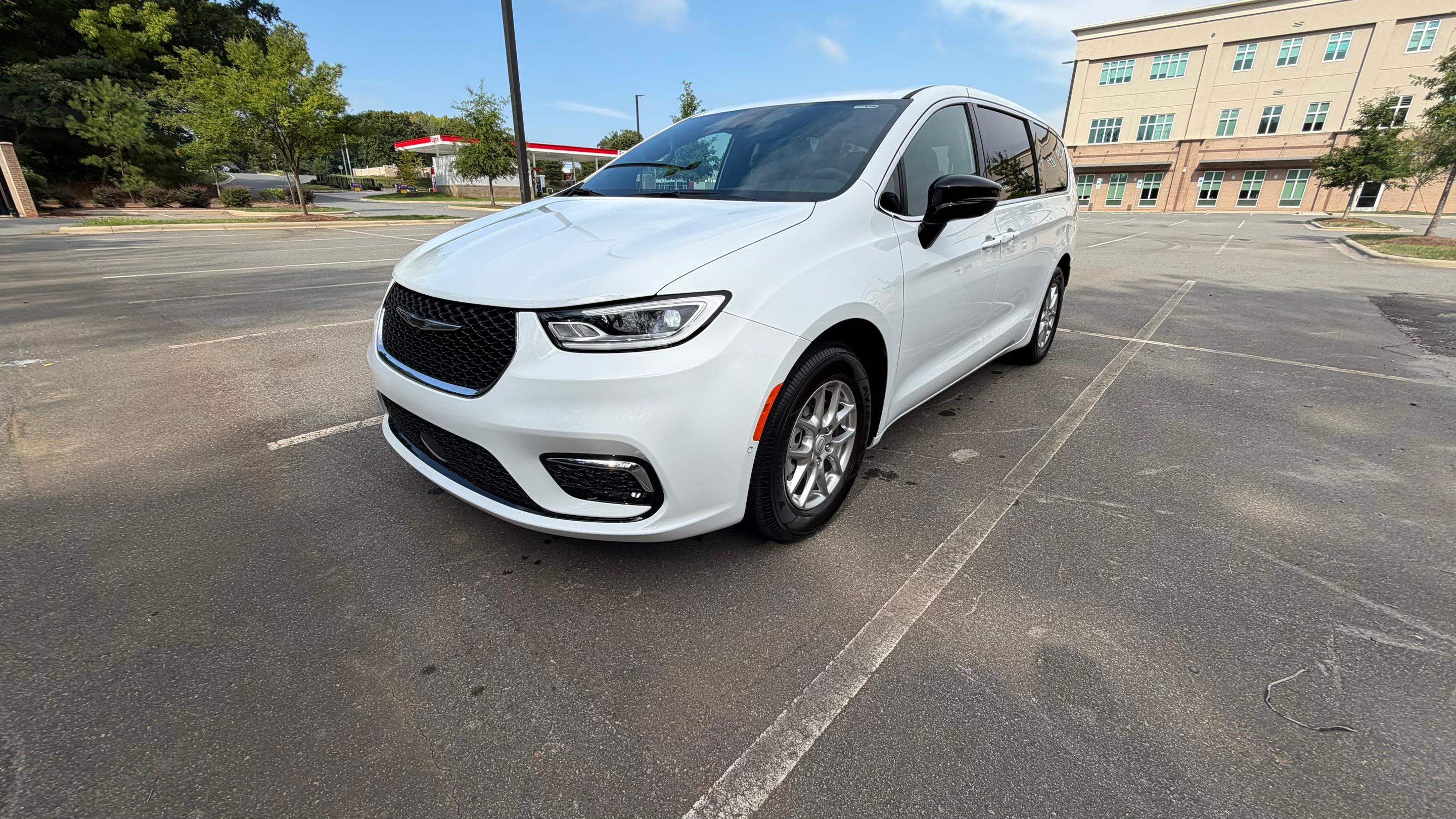 Chrysler Pacifica 2026 in Charlotte, NC