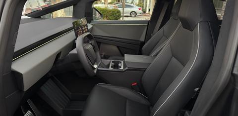Tesla Cybertruck 2025