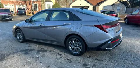 Hyundai Elantra 2024