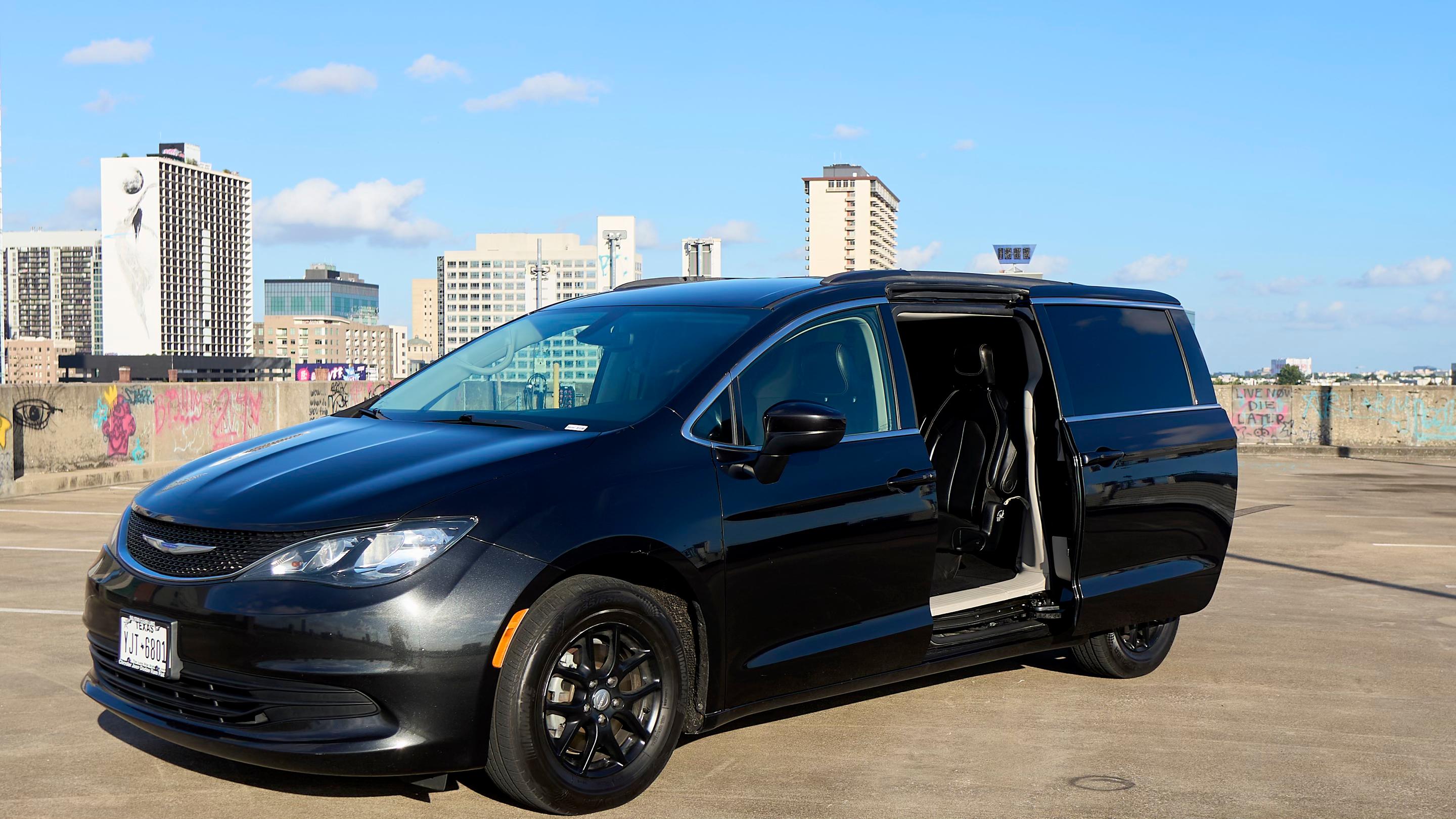 Chrysler Voyager 2020 in Houston, TX