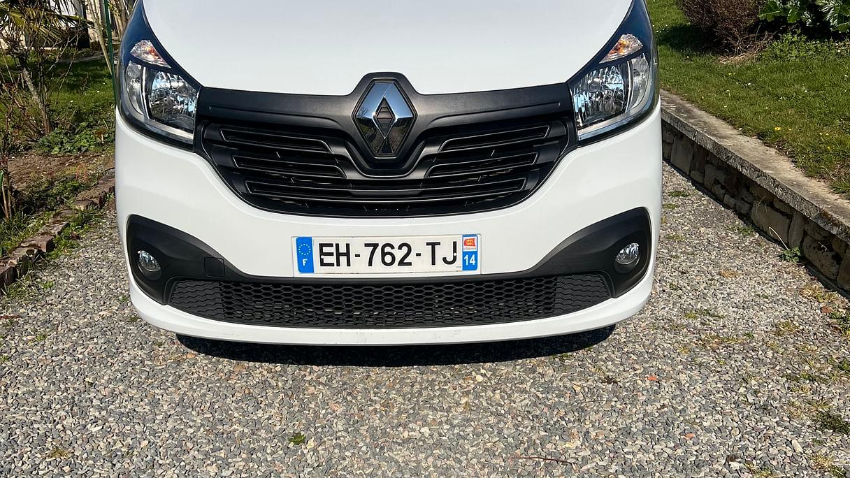 Renault TRAFIC III 2016 à Maltot