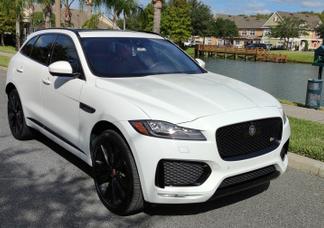 Jaguar F-Pace car