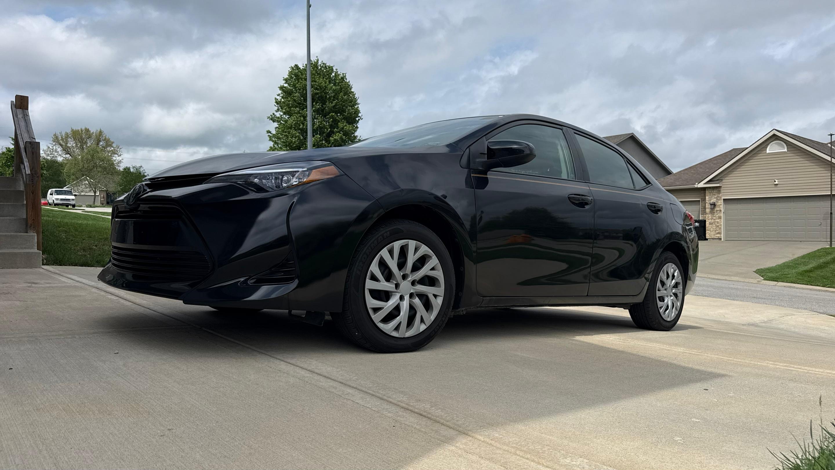 Toyota Corolla 2017 in Pleasant Valley, MO