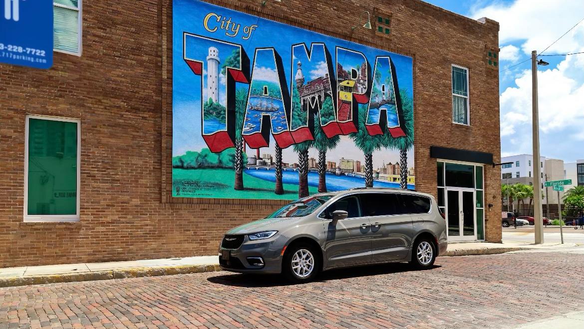 Chrysler Pacifica 2022 in Tampa, FL