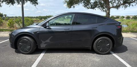 Tesla Model Y 2026