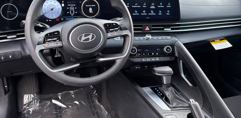 Hyundai Elantra 2024