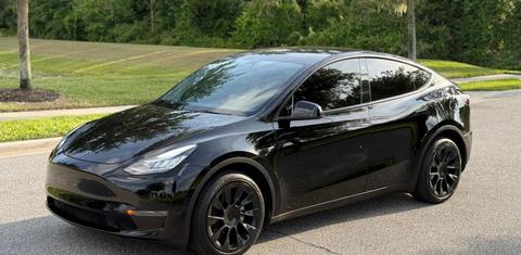 Tesla Model Y 2023
