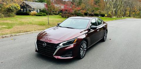 Nissan Altima 2024