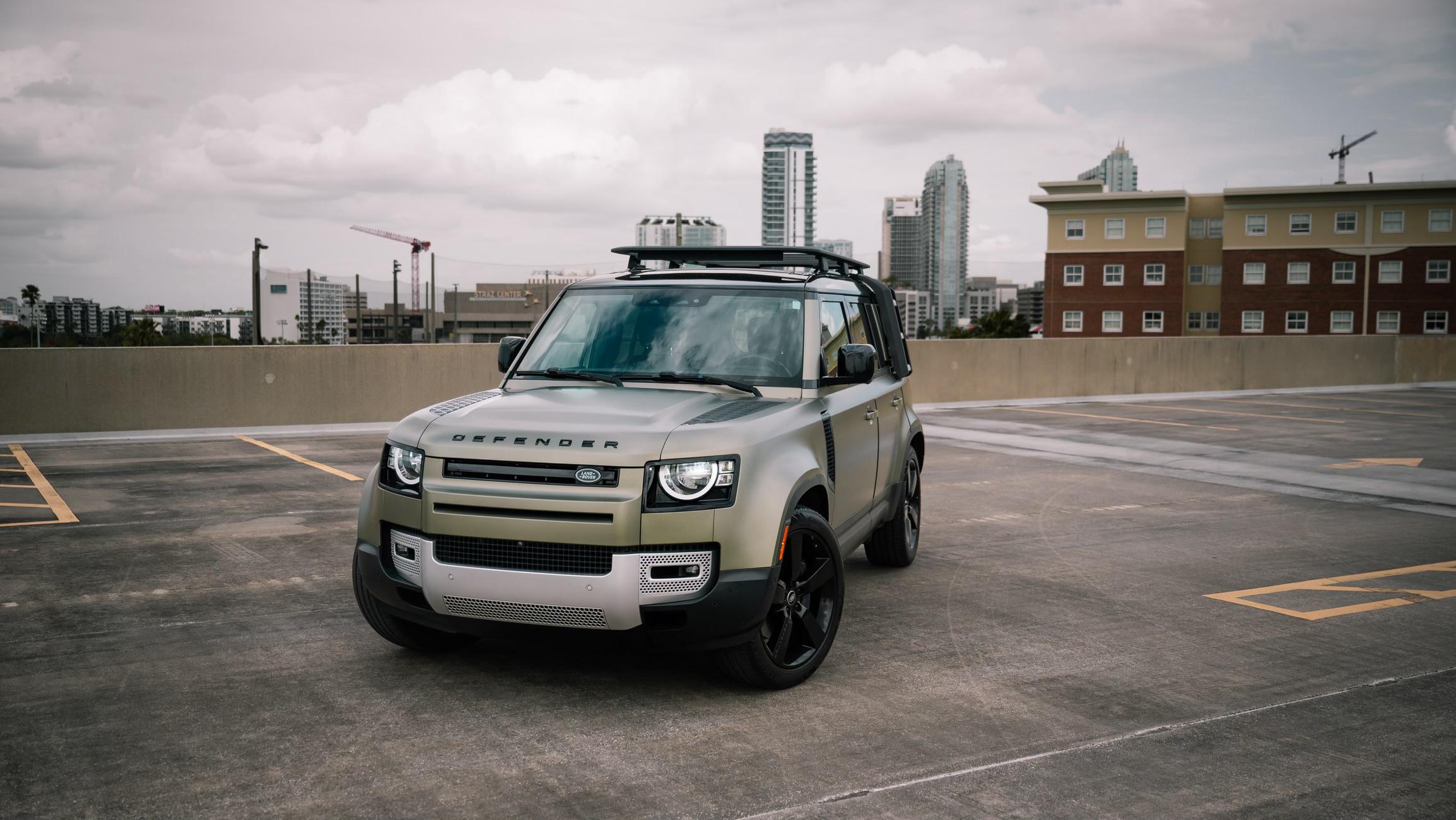 Land Rover Defender 2023 in 