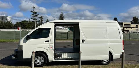Toyota HIACE 2013