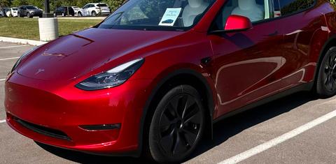 Tesla Model Y 2024