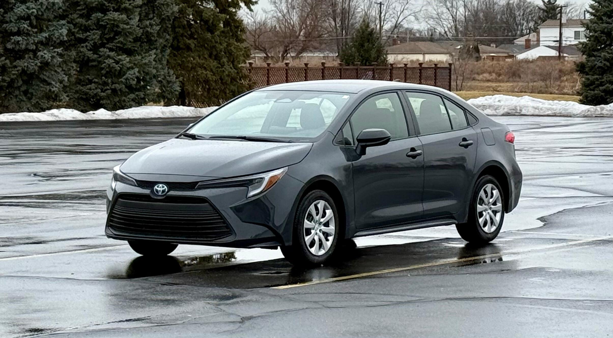 Toyota Corolla Hybrid 2025 in Warren, MI