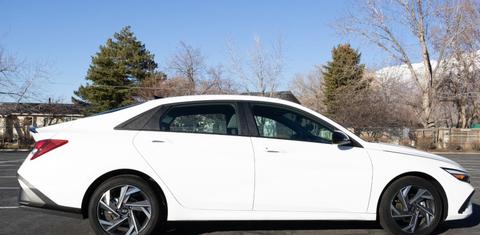 Hyundai Elantra 2025