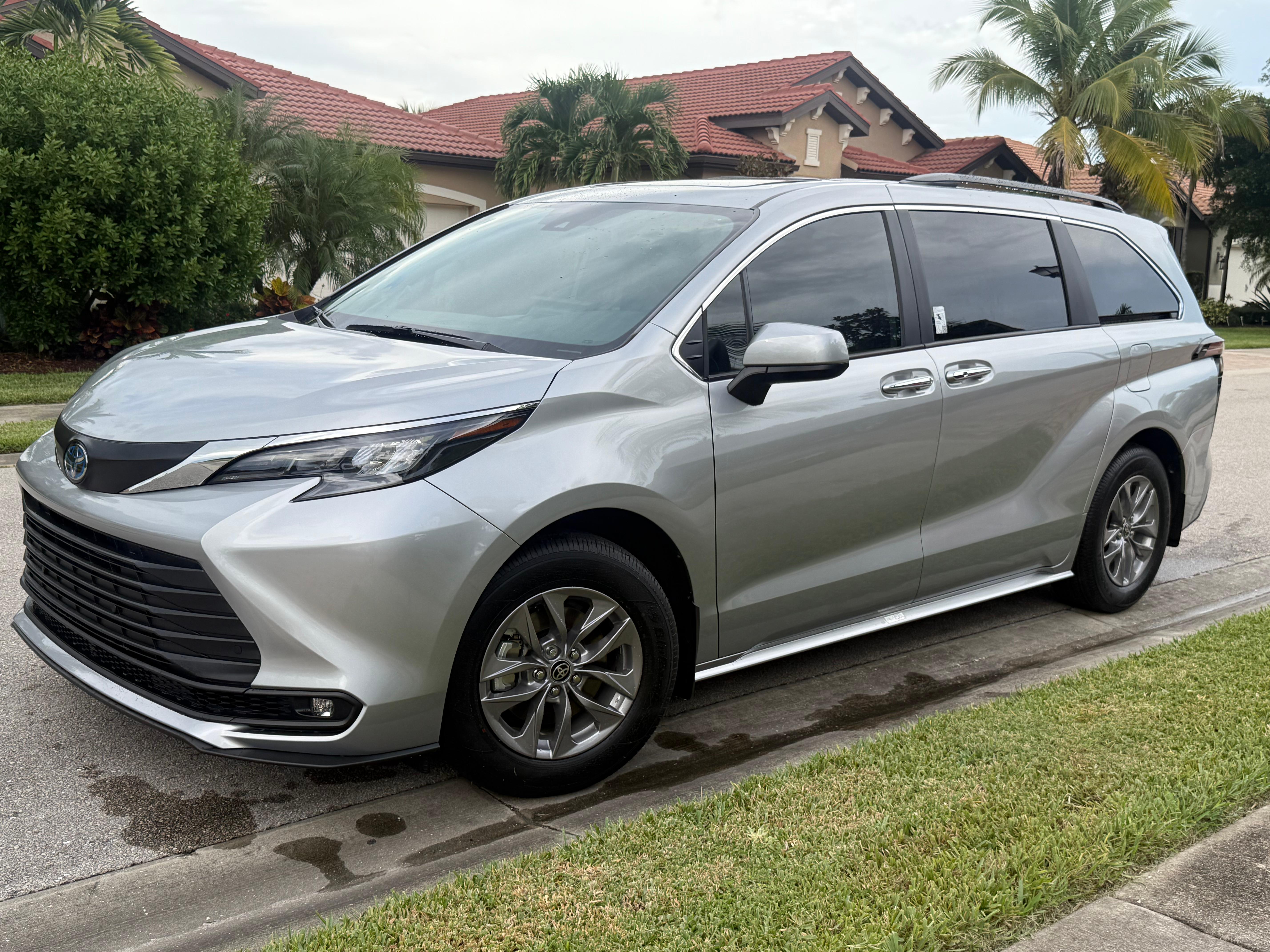 Toyota Sienna 2025 in Naples, FL