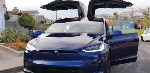 Tesla Model X 2022