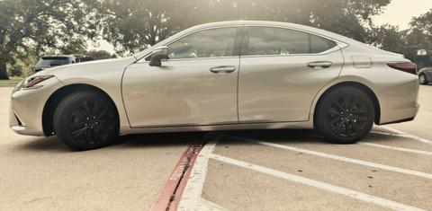 Lexus ES 2019