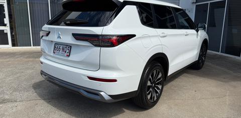 Mitsubishi OUTLANDER 2025