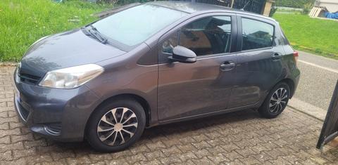 Toyota YARIS 2012