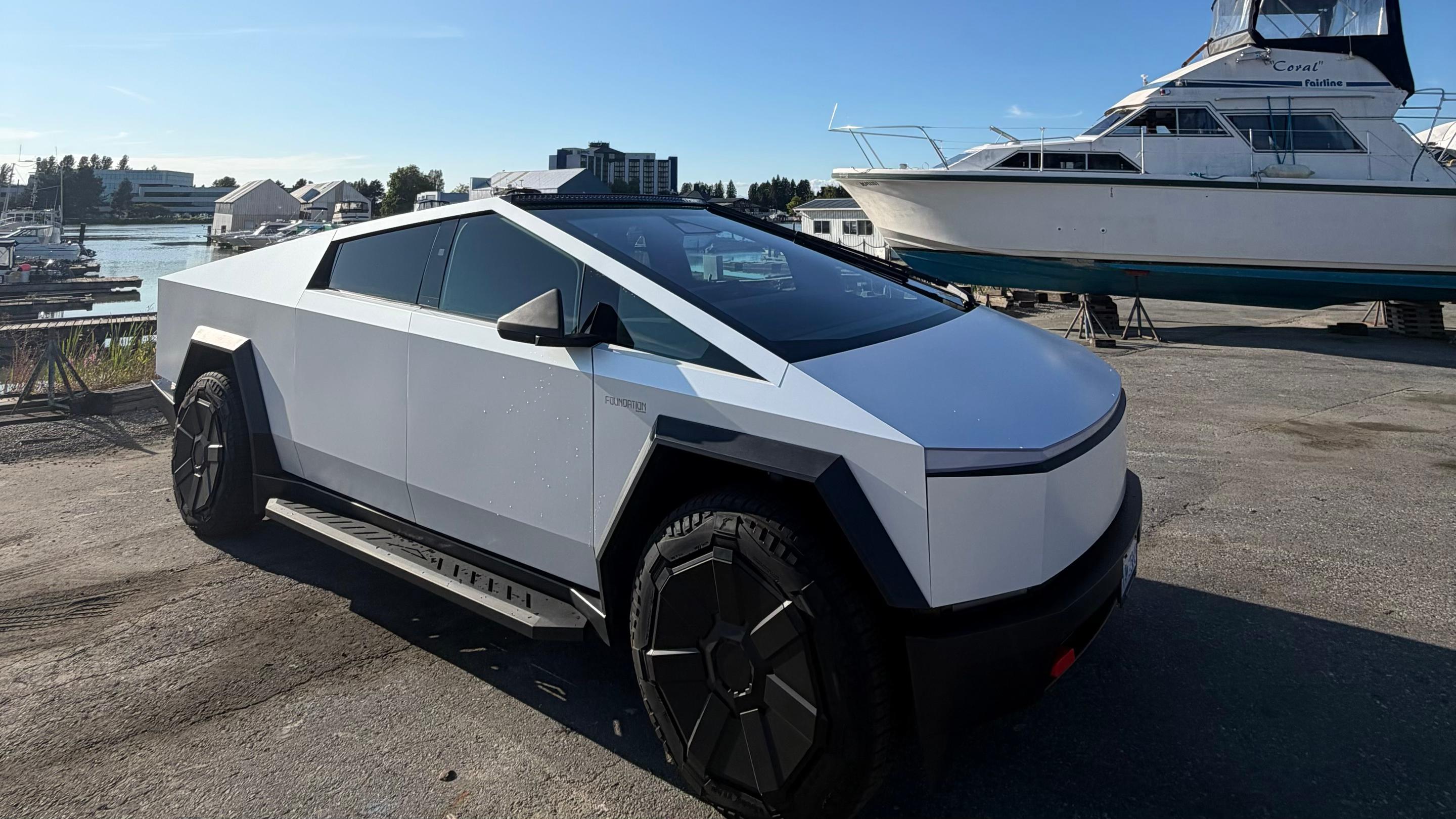 Tesla Cybertruck 2024 in Richmond, BC