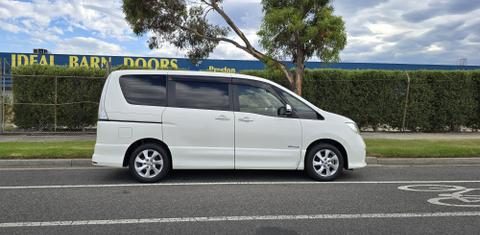 Nissan Serena 2013