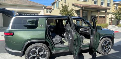 Rivian R1S 2023
