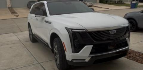 Cadillac Escalade IQ 2025